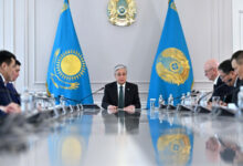 если что-то изменится. дам знать в общем. дам знать в общем. если что-то изменится. почему ты не говоришь что любишь меня.